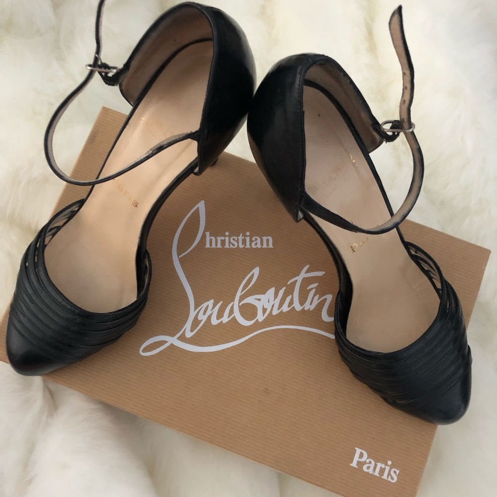 En Passant Christian Louboutins